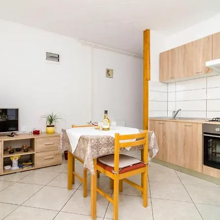 Fontana - One Bedroom With Balcony And Sea View 아파트