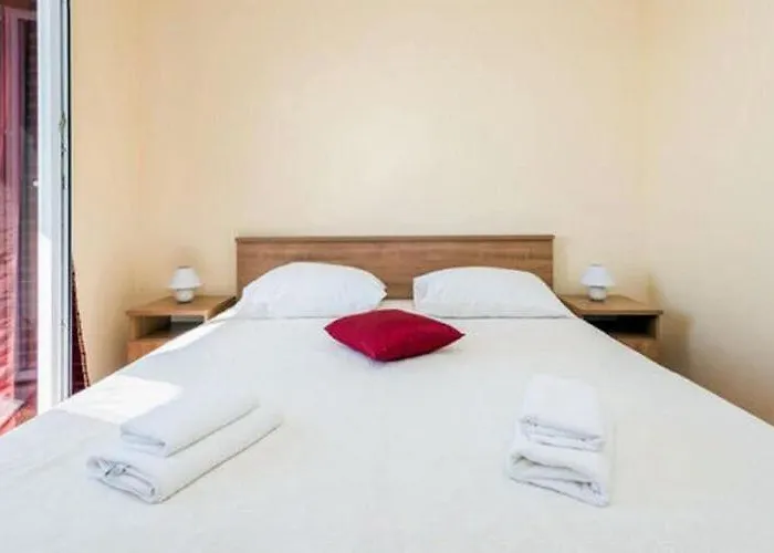 Fontana - One Bedroom With Balcony And Sea View