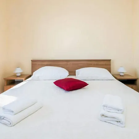 Fontana - One Bedroom With Balcony And Sea View *