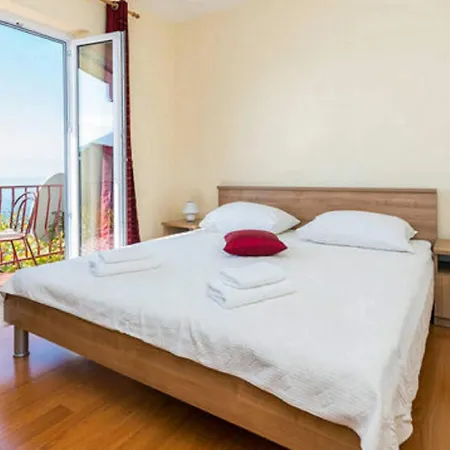 Fontana - One Bedroom With Balcony And Sea View *