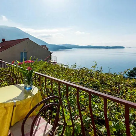 Apartmán Fontana - One Bedroom With Balcony And Sea View