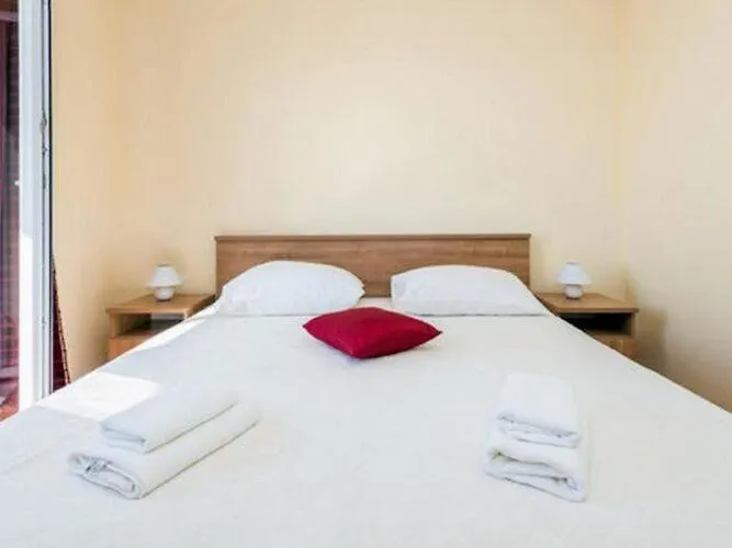 Fontana - One Bedroom With Balcony And Sea View