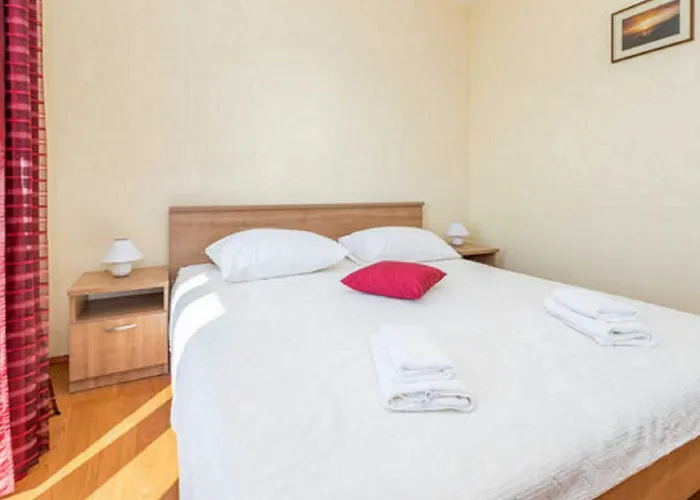 Fontana - One Bedroom With Balcony And Sea View شقة *