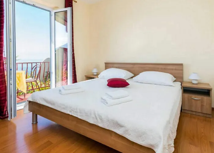 Fontana - One Bedroom With Balcony And Sea View *