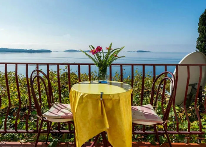 Fontana - One Bedroom With Balcony And Sea View شقة