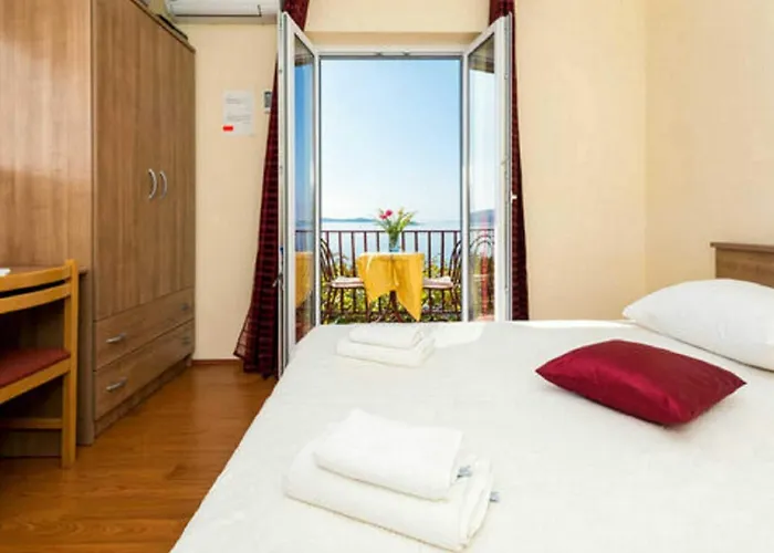 Fontana - One Bedroom With Balcony And Sea View * مْليني